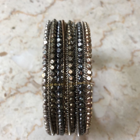 four color attached  faceted  bead cuff bracelet - Picture 5 of 7